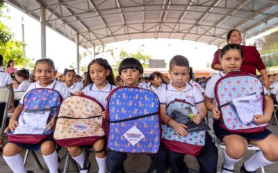 GOBIERNO DEL ESTADO DE COLIMA CONCLUYÓ LA ENTREGA DE COLIBECAS MOCHILAS, ÚTILES Y UNIFORMES; HABRÁ PERIODO PARA RESOLVER INCIDENCIAS