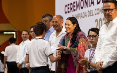 GOBERNADORA INDIRA VIZCAÍNO PREMIA A ESTUDIANTES CON MEJORES PROMEDIOS EN LA OLIMPIADA DEL CONOCIMIENTO INFANTIL 2025