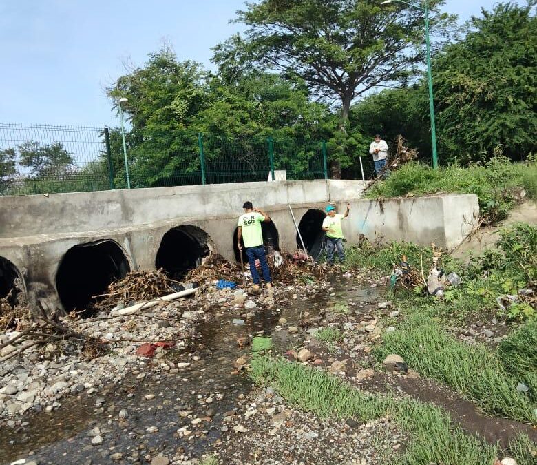 GOBIERNO DE RIULT RIVERA DESAZOLVA Y REHABILITA ALCANTARILLAS Y VADOS TRAS INTENSAS LLUVIAS