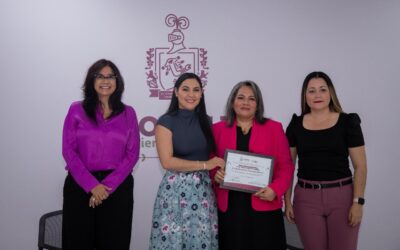 GOBERNADORA DE COLIMA ENTREGÓ RECONOCIMIENTOS Y MEJORA NOMINAL A PERSONAL DE LA DEFENSORÍA PÚBLICA