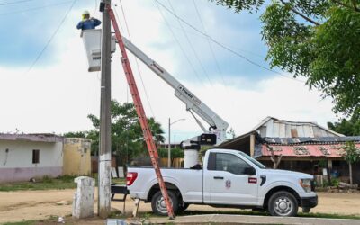 ARRANCA ROSI BAYARDO OBRA DE ALUMBRAMIENTO PÚBLICO EN LLANO DE LA MARINA