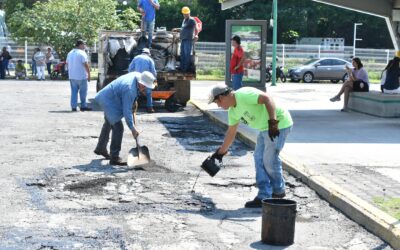 CONTINÚAN LAS CUADRILLAS DE BACHEO EN ACCIÓN AL ORIENTE DE LA CIUDAD.