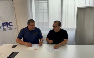 DONA TIENDA DE CONVENIENCIA 300 LÁMPARAS AHORRADORAS A ESCUELAS Y COMUNIDADES RURALES DEL MUNICIPIO DE COLIMA