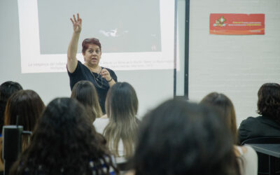 IMPARTE UDEC MICROCHARLAS DE ARTES COMO INTRODUCCIÓN A LAS ACTIVIDADES CULTURALES