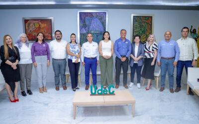 RECTOR ENTREGA NOMBRAMIENTOS A DOS NUEVAS DIRECTORAS