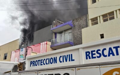 SOFOCAN UEPC Y BOMBEROS INCENDIO EN COMERCIO DE TELAS DEL CENTRO DE LA CAPITAL