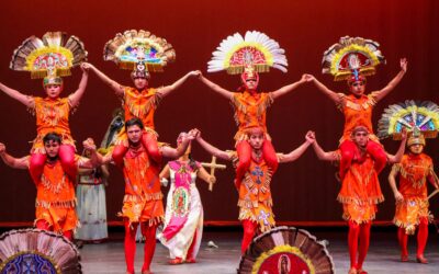 EMOCIONA PRESENTACIÓN DEL BALLET FOLKLÓRICO MITOTELIZTLI, EN EL TEATRO UNIVERSITARIO