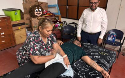 FEUC Y COLEGIO DE MÉDICOS FORTALECEN CAPACITACIÓN DE CUIDADORES DE ADULTOS MAYORES EN COLIMA