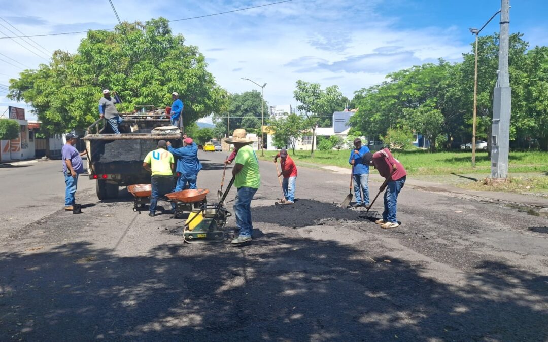 COLOCA VDEA 20 TONELADAS DE ASFALTO POR SEMANA EN PROGRAMA DE BACHEO