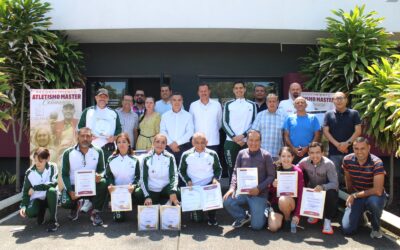 INCODE ENTREGA RECONOCIMIENTOS A ATLETAS MÁSTER DE COLIMA
