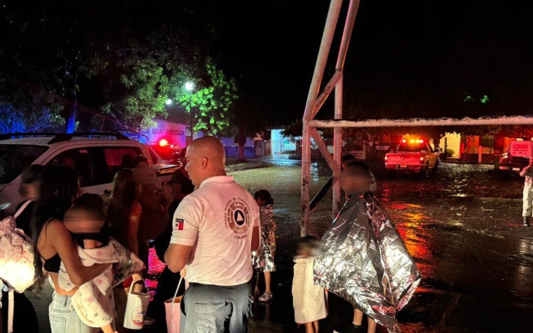 RESCATAN A 16 PERSONAS QUE QUEDARON ATRAPADAS POR CRECIDA DEL RÍO, EN JALA