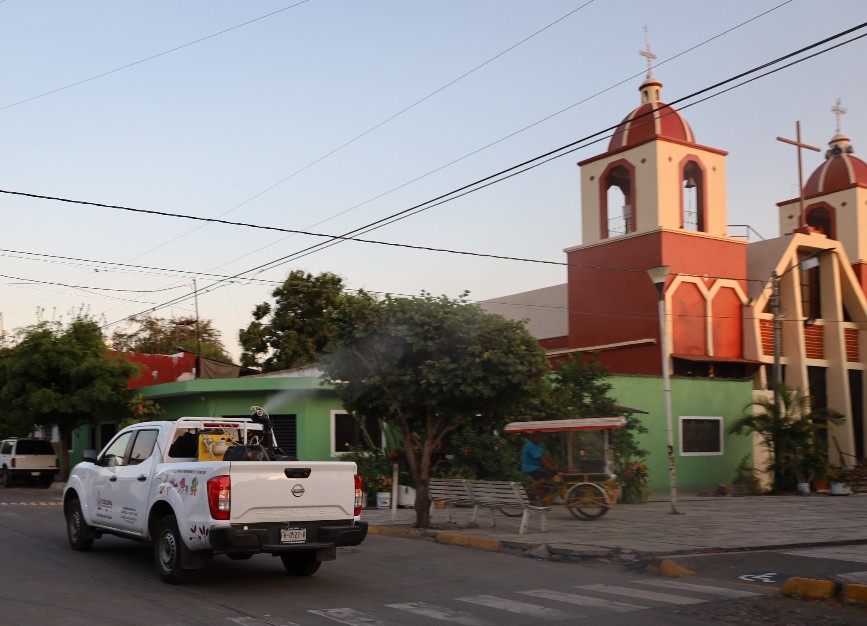 MANTIENE SALUD COLIMA LA FUMIGACIÓN EN MANZANILLO, COLIMA Y VILLA DE ÁLVAREZ