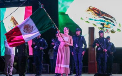 JUNTO A LAS FAMILIAS MANZANILLENSES, ROSI BAYARDO CELEBRA EL GRITO DE INDEPENDENCIA