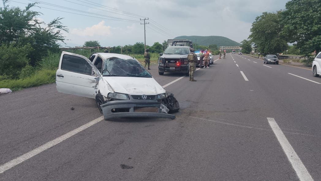 ALERTAN DE ACCIDENTE VEHICULAR EN AUTOPISTA COLIMA-MANZANILLO, A LA ALTURA DE LOS ASMOLES