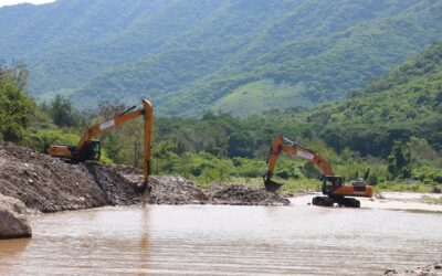 GOBIERNO DEL ESTADO DE COLIMA DESAZOLVA EL RÍO SAN PALMAR; LLEVA 35% DE AVANCE
