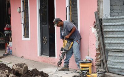GOBIERNO DEL ESTADO DE COLIMA REHABILITA DRENAJE SANITARIO, RED DE AGUA POTABLE Y PAVIMENTACIÓN EN QUESERÍA
