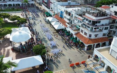 ROSI BAYARDO ENCABEZÓ CEREMONIA Y DESFILE CÍVICO-MILITAR POR EL 215 ANIVERSARIO DE LA INDEPENDENCIA DE MÉXICO