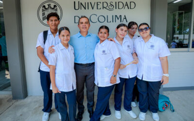 ENTREGA RECTOR REMODELACIÓN DE OBRA EN MANZANILLO POR 3.8 MDP