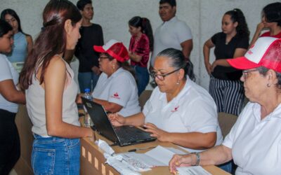 ENTREGAN 8 MIL 637 CREDENCIALES A ESTUDIANTES DE NUEVO INGRESO, EN LA UDEC
