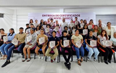 ENTREGAN IEEA 82 CERTIFICADOS DE EDUCACIÓN BÁSICA A PERSONAS JÓVENES Y ADULTAS EN MANZANILLO