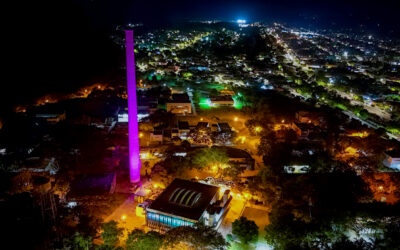 UDEC ILUMINA DE ROSA EL CHACUACO DEL ANTIGUO INGENIO DE SAN RAFAEL, ACTO CONTRA EL CÁNCER DE MAMA
