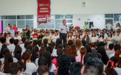 PRESENTAN EN LA UDEC EL PROGRAMA UNIBECA, APOYO DE 9 MIL PESOS PARA ESTUDIANTES DE MANZANILLO