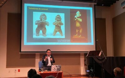 UNIVERSITARIO DICTA CONFERENCIA EN LA FONOTECA NACIONAL, SOBRE AERÓFONOS MÚLTIPLES DE COLIMA