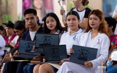 ENTREGA INDIRA MIL 232 COLIBECAS COMPUTADORAS A ALUMNOS DEL TEC DE COLIMA, UPN, JOSÉ MARTÍ E ISENCO