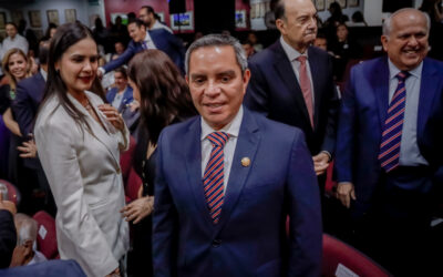 RECTOR ASISTE A INFORME Y MENSAJE QUE DIO LA GOBERNADORA INDIRA VIZCAÍNO POR EL CUARTO INFORME DE GOBIERNO