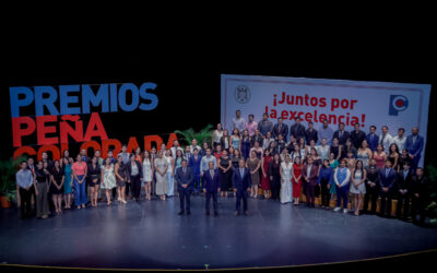 RECIBEN PREMIO PEÑA COLORADA 50 MUJERES Y 36 HOMBRES, ESTE MARTES EN EL UNIVERSITARIO