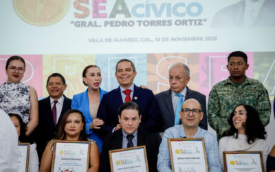 RECIBEN UNIVERSITARIOS PRESEA AL MÉRITO CÍVICO “GENERAL PEDRO TORRES”