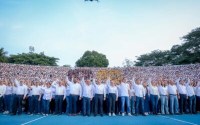 FOTO MONUMENTAL UDEC 2025 REÚNE A CERCA DE 8 MIL 500 UNIVERSITARIOS