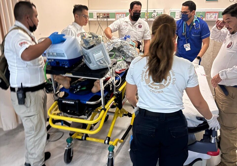 SALVAN VIDA DE ADOLESCENTE CON PARO CARDIACO EN CANCHA DE FUTBOL EN COLIMA