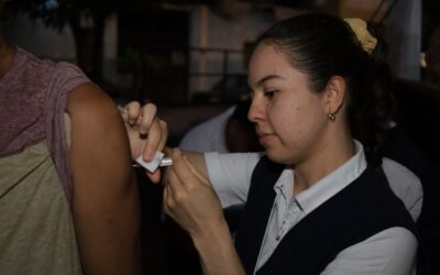 APLICA SALUD VACUNA GRATUITA CONTRA NEUMOCOCO A MENORES DE EDAD Y PERSONAS MAYORES