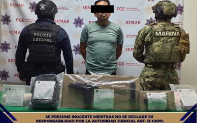 POLÍCIA ESTATAL JUNTO CON FEDERALES DETIENEN EN MANZANILLO A SUJETO CON DROGA Y ARMA DE FUEGO