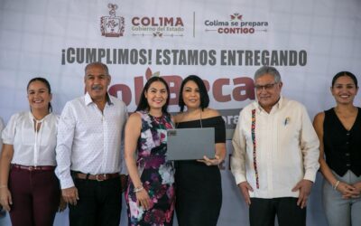 ENTREGÓ INDIRA VIZCAÍNO 575 LAPTOPS GRATUITAS A MAESTRAS Y MAESTROS DE PRIMARIA EN VILLA DE ÁLVAREZ