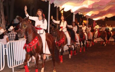CAUTIVA LA ‘NOCHE DE MUJERES Y CABALLOS’ EN LA FERIA DE COLIMA