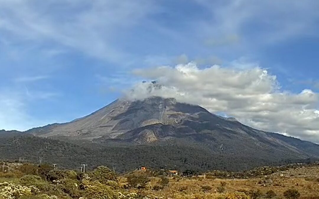 VOLCÁN DE COLIMA MANTIENE ACTIVIDAD ESTABLE Y SIN RIESGO