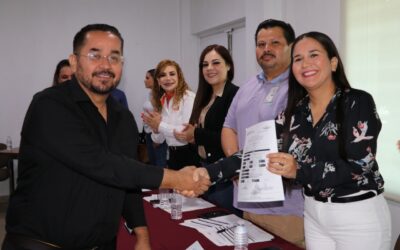 ENTREGAN 12 PLAZAS A CARGOS DIRECTIVOS EN EDUCACIÓN BÁSICA