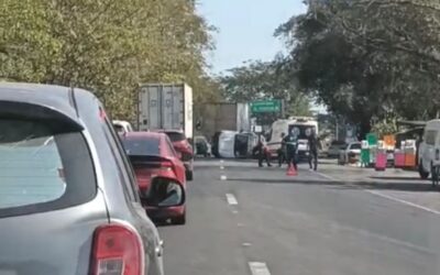 ACCIDENTE EN AUTOPISTA COLIMA-GUADALAJARA ANTES DE LLEGAR A EL TRAPICHE; NO REPORTAN PERSONAS LESIONADAS