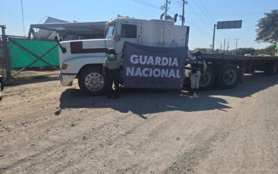 CORPORACIONES DE SEGURIDAD EN COLIMA RECUPERAN EN MANZANILLO TRACTOCAMIÓN CON REPORTE DE ROBO