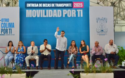 ALCALDE RIULT RIVERA ENTREGÓ 500 BECAS DE TRANSPORTE A ESTUDIANTES DE COLIMA, JALISCO Y MICHOACÁN