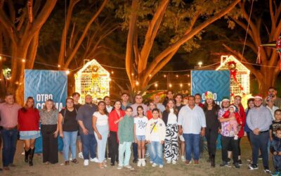 ENCENDIÓ AYUNTAMIENTO CAPITALINO DE LA VILLA NAVIDEÑA EN SANTA BÁRBARA