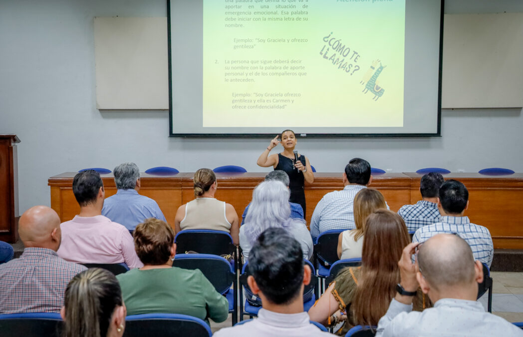 APRENDEN FUNCIONARIOS Y DIRECTIVOS DE LA UDEC CÓMO BRINDAR MEJORES APOYOS A ESTUDIANTES Y TRABAJADORES CON PROBLEMAS DE SALUD MENTAL