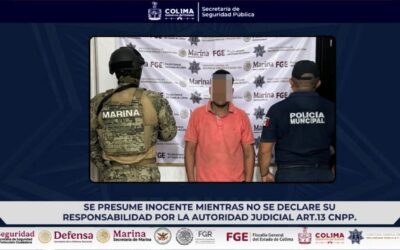 POLICÍA DE TECOMÁN DETIENE A PRESUNTO GENERADOR DE ROBOS A COMERCIOS