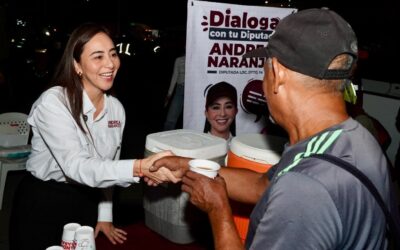 VISITA ANDREA NARANJO A TRABAJADORES DEL PUERTO, COMPARTE PAN Y CAFÉ