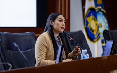 GOBERNADORA DE COLIMA DA CONFERENCIA SOBRE SITUACIÓN POLÍTICA, ECONÓMICA Y SOCIAL DEL ESTADO EN EL CESNAV