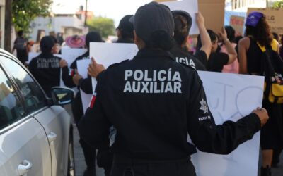 MUJERES POLICÍAS PARTICIPAN EN LA MARCHA DEL 8M