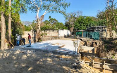 AVANCE CONSIDERABLE LLEVA LA CONSTRUCCIÓN DEL PUENTE ‘VICTORIA’ QUE CONSTRUYE GOBIERNO DE INDIRA VIZCAÍNO, EN COMALA