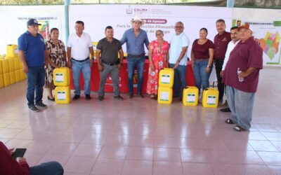 GOBIERNO DEL ESTADO DE COLIMA ENTREGA A PRODUCTORES DE MANGO ATRAYENTE PARA CONTROLAR LA MOSCA DE LA FRUTA